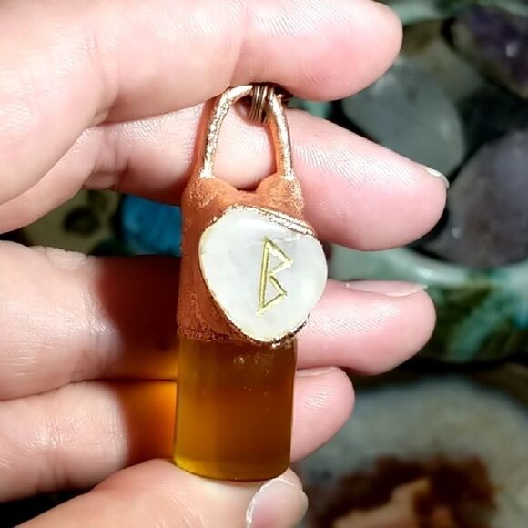 Berkana Rune Quartz Honey Spell Jar Necklace - Picture 5 of 6